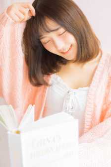 谁能相倚